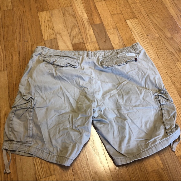 Vintage Y2k Adam Levine Tan Cargo shorts Sz Men’s 40 - Picture 5 of 5